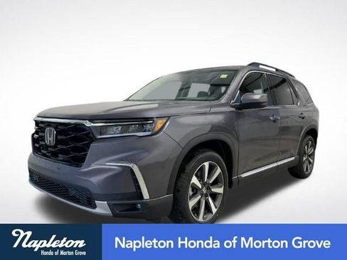 Used 2024 Honda Pilot Touring image 1