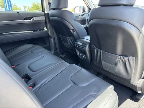 Used 2022 Hyundai Palisade SEL w/ 8P Bench Seat Package FWD image 11
