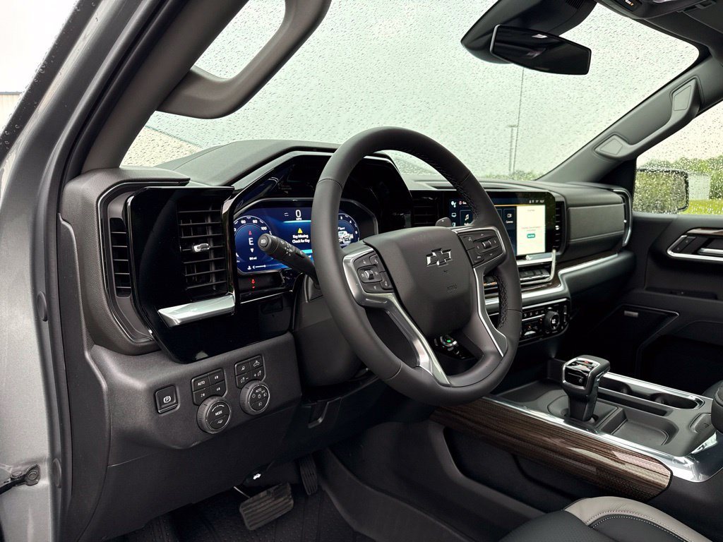 New 2026 Chevrolet Silverado 1500 RST w/ Dark Appearance Package AWD/4WD image 23