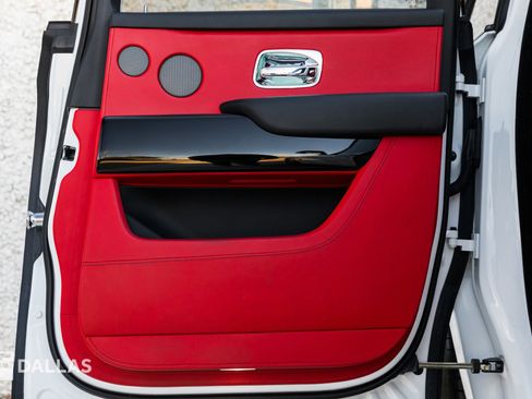 Used 2022 Rolls-Royce Cullinan image 33