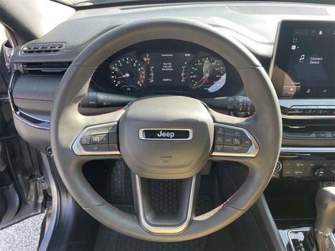 Used 2023 Jeep Compass Trailhawk image 18