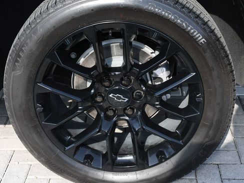 Used 2026 Chevrolet Suburban High Country RWD image 47