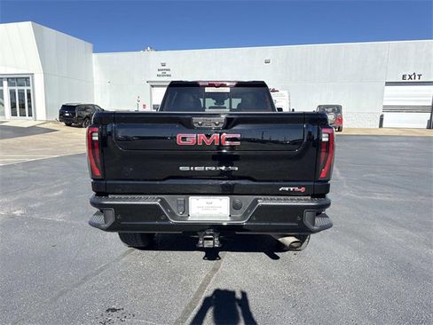 Used 2024 GMC Sierra 2500 AT4 w/ Technology Package image 3