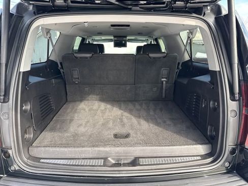 Used 2017 Chevrolet Suburban LT image 14
