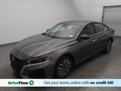 Used 2025 Nissan Altima 2.5 SV FWD image 1