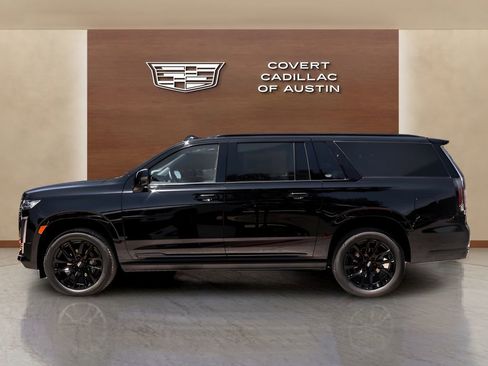 Certified 2024 Cadillac Escalade ESV Sport Platinum w/ LPO, ONYX Package AWD/4WD image 2