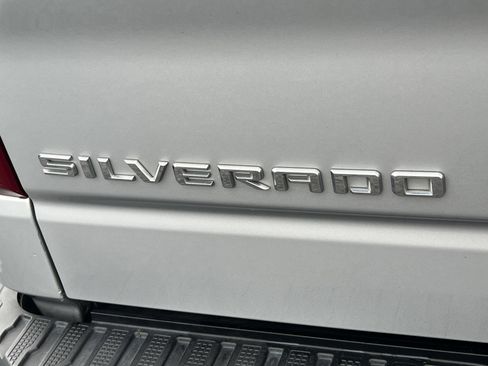 Used 2020 Chevrolet Silverado 1500 Custom w/ Custom 2.7L Value Package image 9