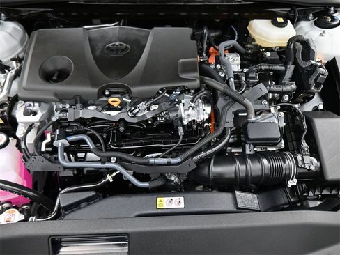 Used 2025 Toyota Camry XSE image 19