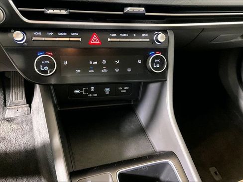 Used 2025 Hyundai Sonata SEL FWD image 25