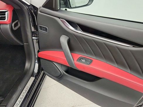 Used 2023 Maserati Ghibli Modena image 26