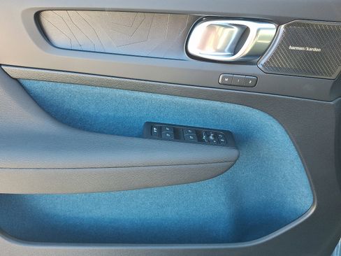 Certified 2023 Volvo C40 P8 Recharge Ultimate AWD/4WD image 12