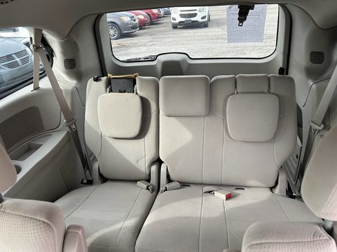 Used 2011 Dodge Grand Caravan Express image 10