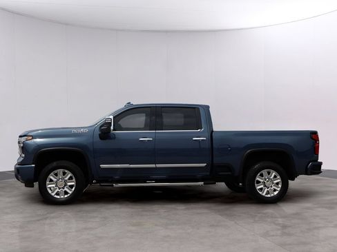 Used 2024 Chevrolet Silverado 2500 High Country AWD/4WD image 4