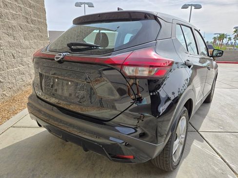 Used 2024 Nissan Kicks S image 4