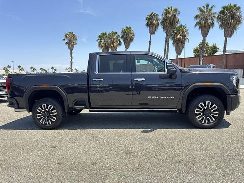 New 2026 GMC Sierra 2500 Denali Ultimate w/ Max Trailering Package AWD/4WD image 3