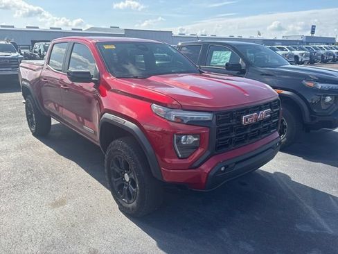 Used 2023 GMC Canyon Elevation w/ Convenience Package AWD/4WD image 3