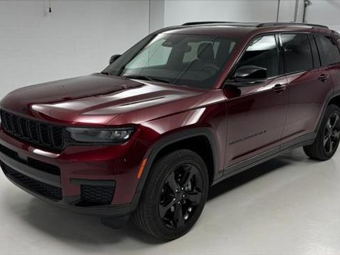 Certified 2023 Jeep Grand Cherokee L Laredo AWD/4WD image 1