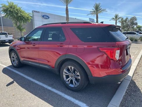 Used 2022 Ford Explorer XLT w/ Equipment Group 202A RWD image 3