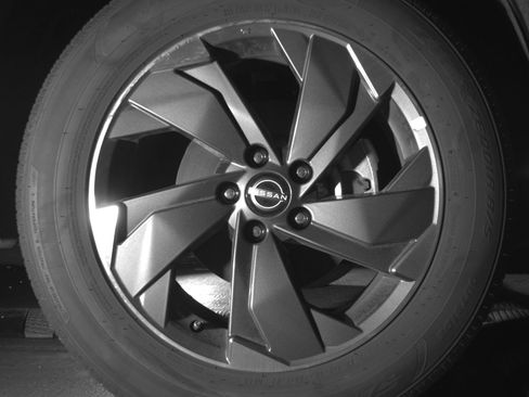 Used 2025 Nissan Rogue SV image 13