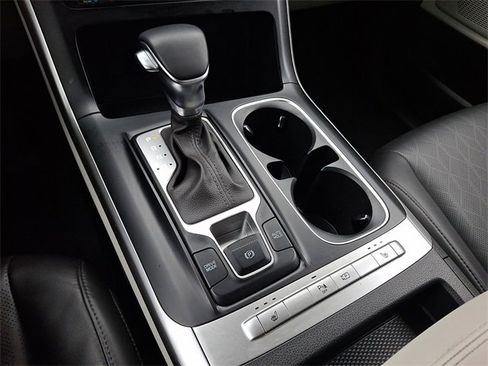 Used 2023 Kia Carnival LX image 14