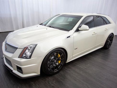 Used 2011 Cadillac CTS V image 3