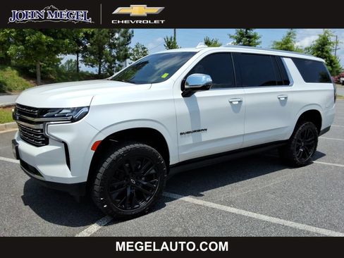 Used 2023 Chevrolet Suburban Premier w/ Premium Package 2 AWD/4WD image 1