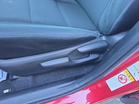 Used 2017 Toyota RAV4 LE image 16