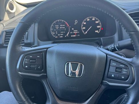 Used 2025 Honda Ridgeline Sport image 13