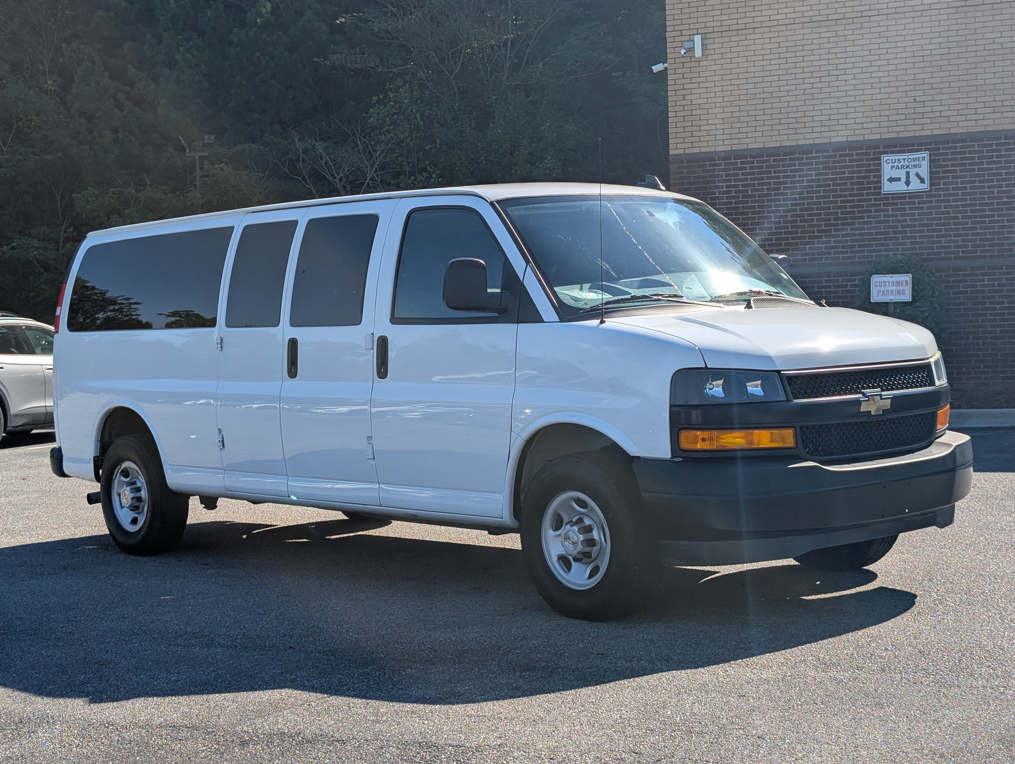 Used 2024 Chevrolet Express 3500 LS RWD image 11