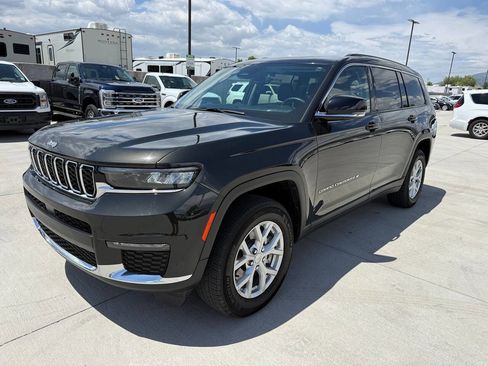 Used 2023 Jeep Grand Cherokee L Limited w/ Trailer Tow Group (B) AWD/4WD image 7