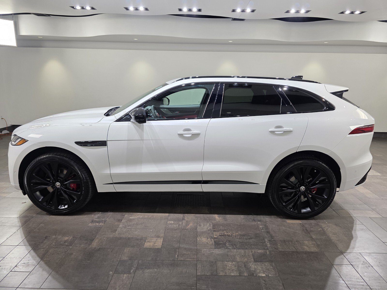 New 2026 Jaguar F-PACE R-Dynamic S AWD/4WD image 3