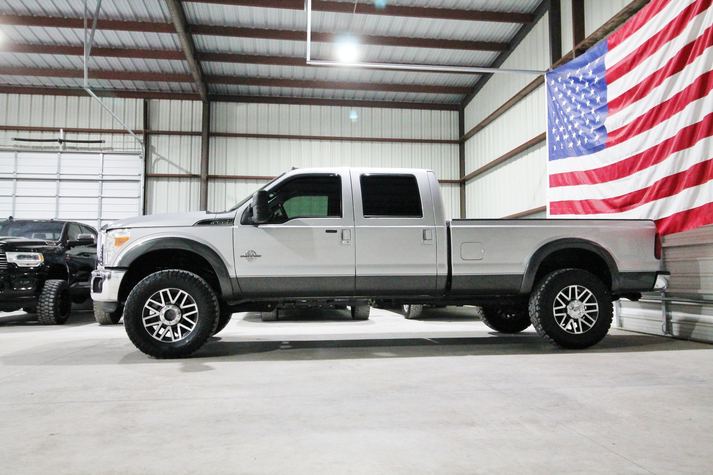 Used 2015 Ford F350 Lariat AWD/4WD image 5