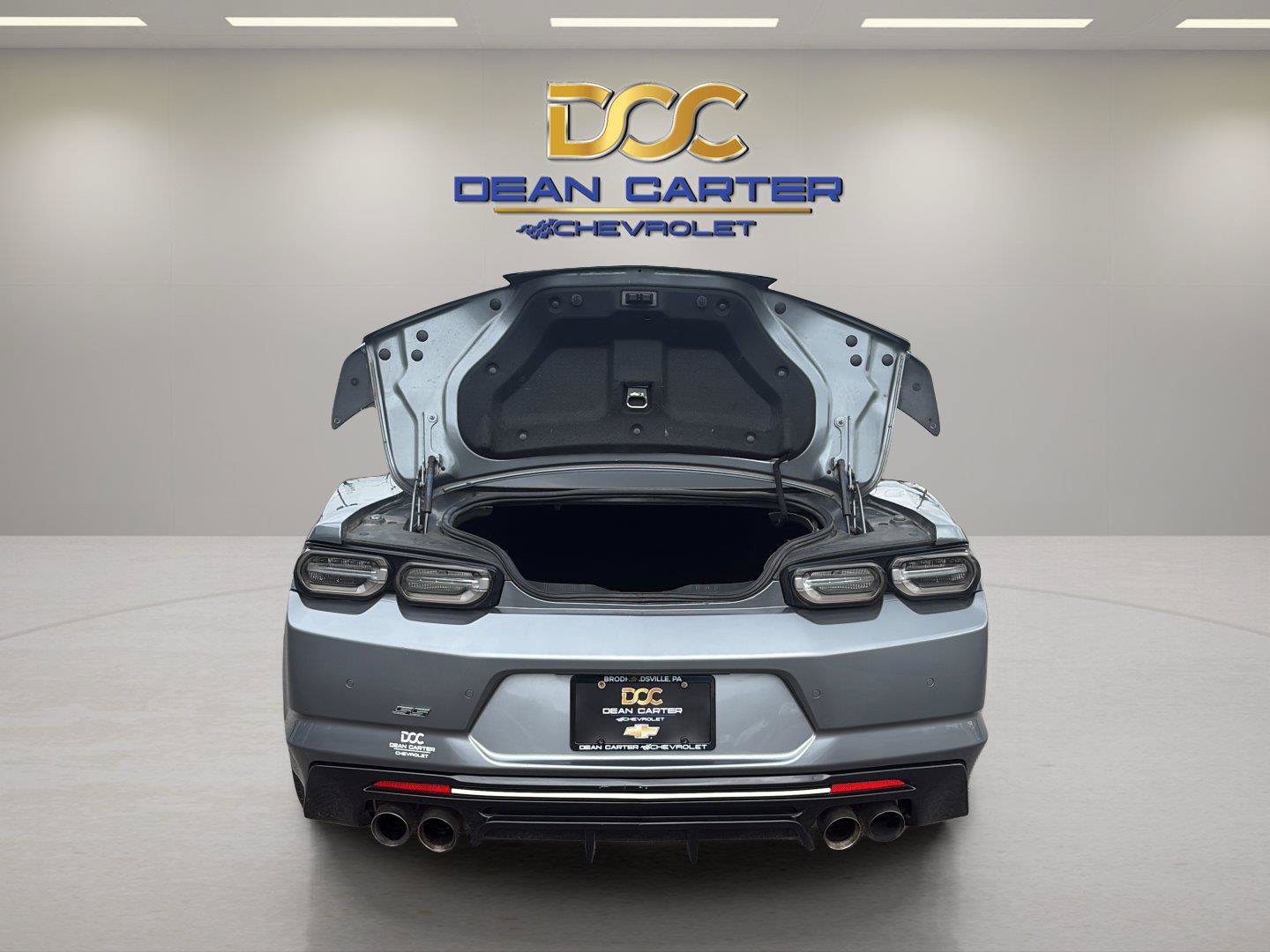 Used 2020 Chevrolet Camaro SS RWD image 9