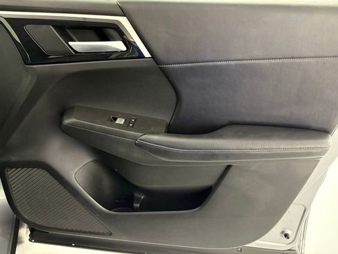 Used 2024 Mitsubishi Outlander SE image 43