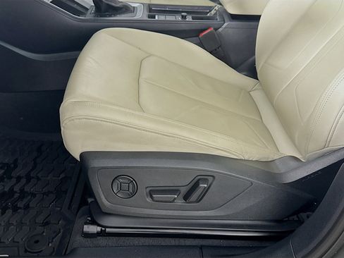 Used 2023 Audi Q3 2.0T Premium Plus w/ Premium Plus Package image 23