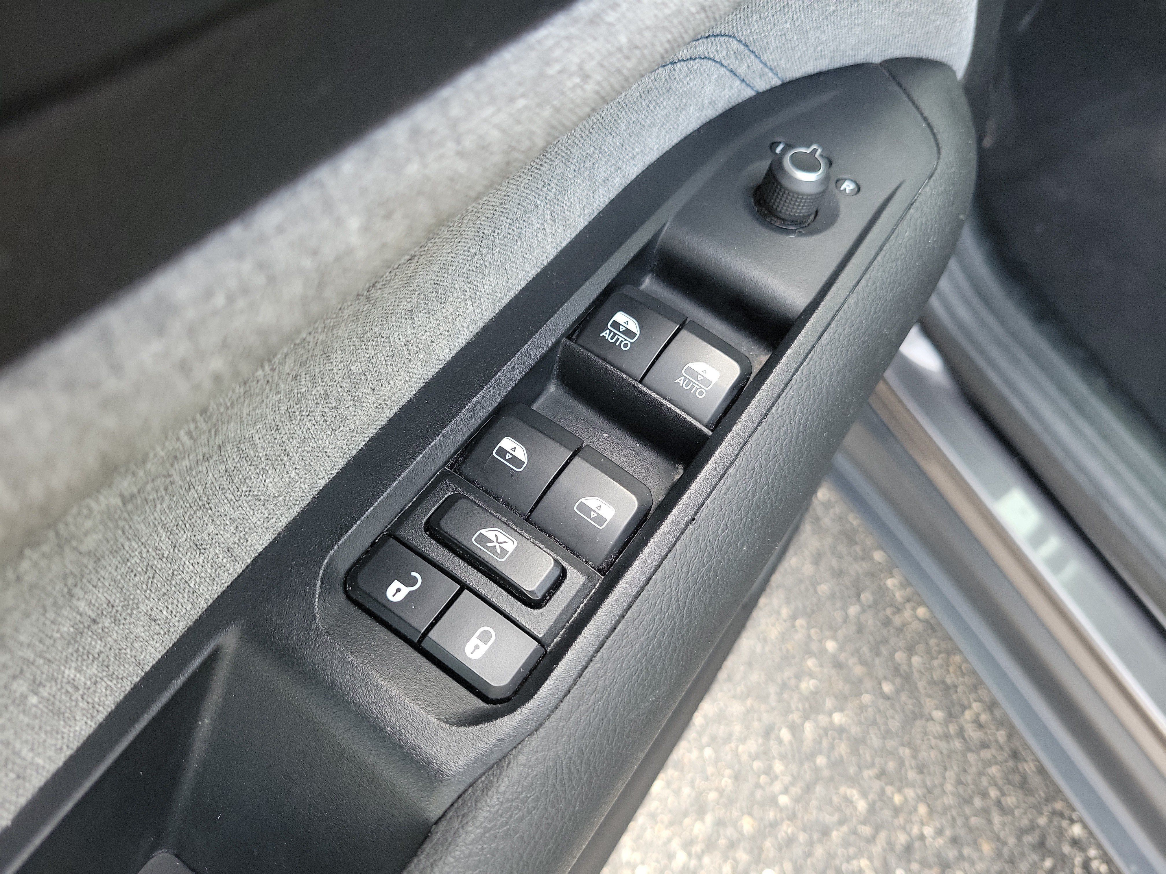 Used 2024 Jeep Compass Latitude AWD/4WD image 21