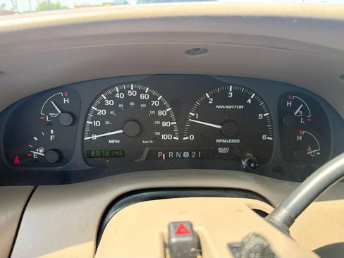 Used 2001 Lincoln Navigator 4WD image 8