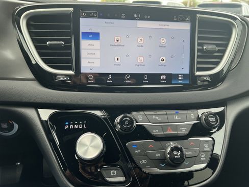 New 2026 Chrysler Voyager LX FWD image 21