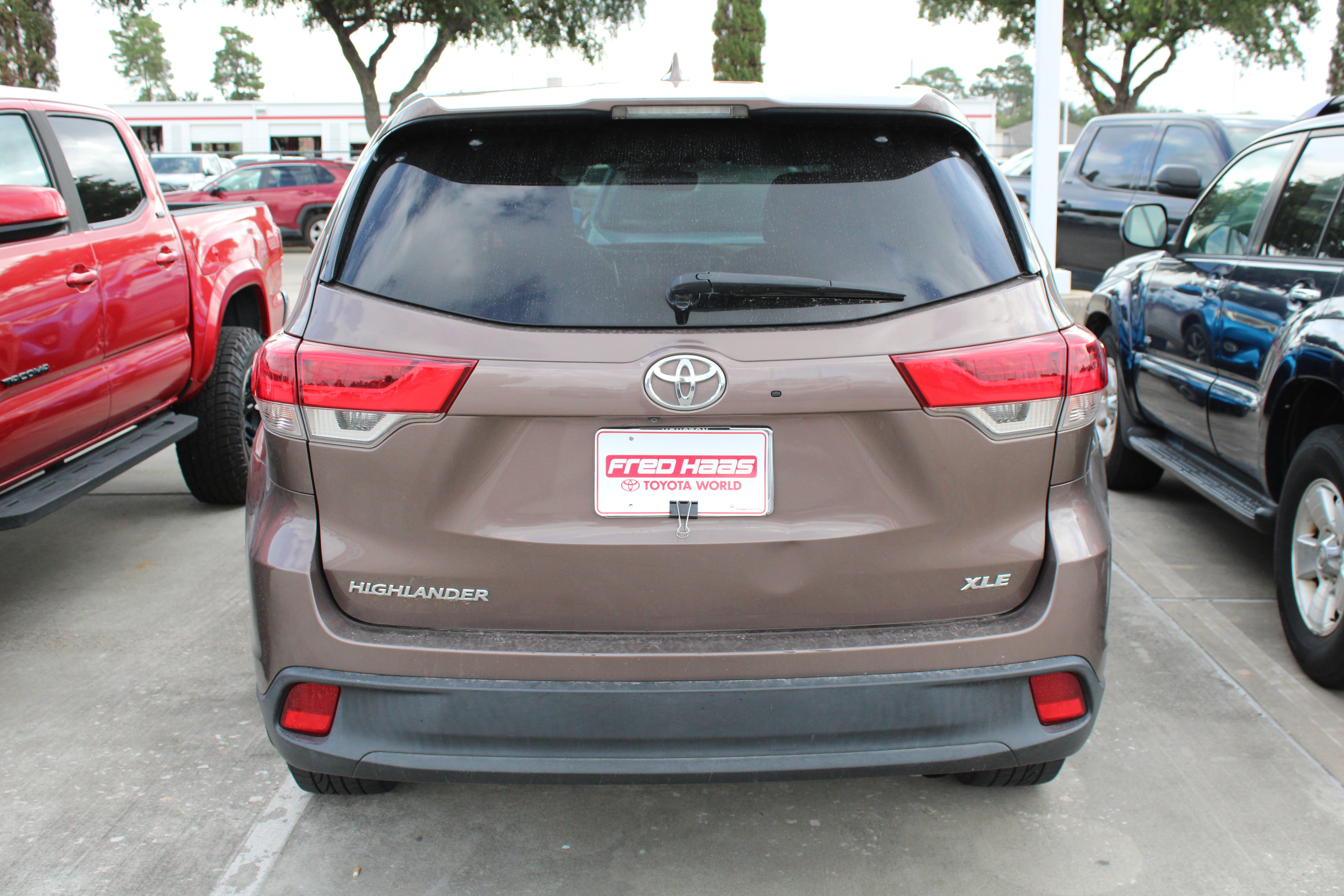 Used 2018 Toyota Highlander XLE FWD image 8
