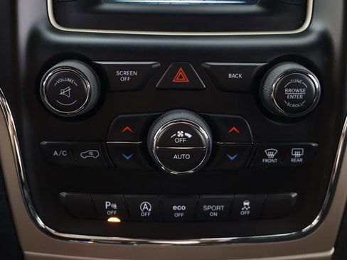 Used 2017 Jeep Grand Cherokee Laredo image 29