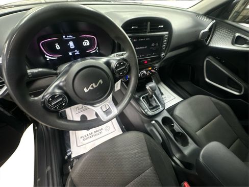 Used 2023 Kia Soul LX w/ LX Technology Package image 34