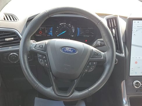 Used 2022 Ford Edge Titanium w/ Equipment Group 301A AWD/4WD image 32