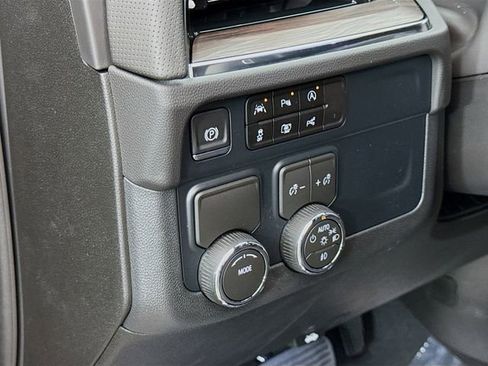 New 2026 Chevrolet Suburban Premier image 12