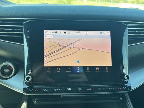 Used 2024 Jeep Wagoneer Series II image 13