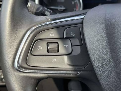 Used 2022 Buick Encore GX Preferred w/ Cold Weather Comfort Package AWD/4WD image 19