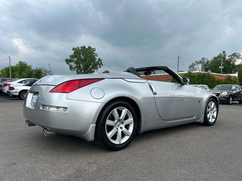 Used 2005 Nissan 350Z Touring image 11