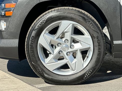Used 2024 Hyundai Kona SE image 25