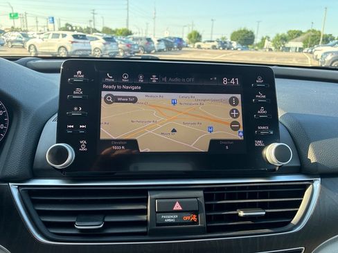 Used 2018 Honda Accord Touring image 14