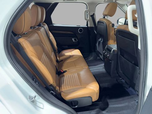 Used 2019 Land Rover Discovery HSE image 21