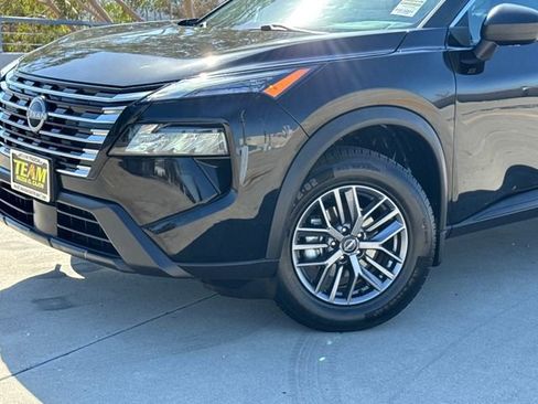 Used 2024 Nissan Rogue S image 4